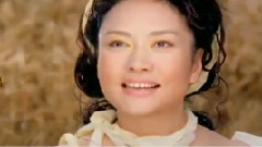 彭丽媛 - 在希望的田野上