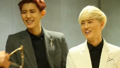 捧场大笑朴灿烈 饭制版