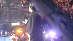 灿烈在台下 EXO获奖 上台领奖