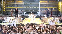 Take That - Hold Up A Light