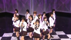 制服が邪魔をする