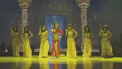 Lộ ngực, Ngân Khanh bị sở tuýt coi