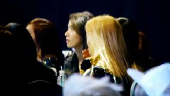 台下看 Give It To Me