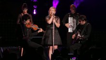 Kelly Clarkson,Gord Bamford - Don't You Want To Stay 现场版