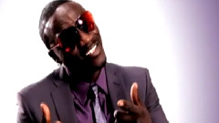 Akon - Beautiful