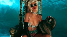 Rihanna - Pour It Up