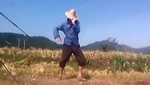  - 农忙不忘MJ 民工哥田埂热舞