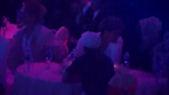 一片漆黑下的牛绵