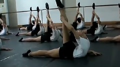 舞蹈生男班基本功练习