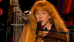 Loreena McKennitt - She Moved Through The Fair