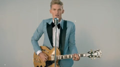 Cody Simpson - Surfboard