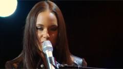 Alicia Keys - Empire State Of Mind & You Don't Know My Name