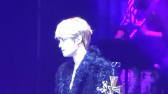 换衣 & 一段Kiss B