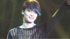 带领粉丝合唱守护你