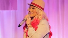 Christina Aguilera - Introduction