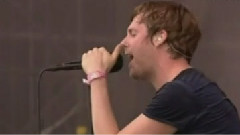 Kaiser Chiefs - Kinda Girl You Are