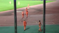 打招呼 & 鹿鹿踢人