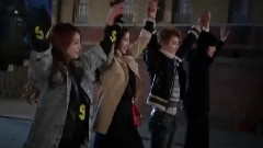 爱情花瓣落满地