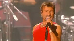 Foo Fighters,Queen - We Will Rock You & We Are The Champions