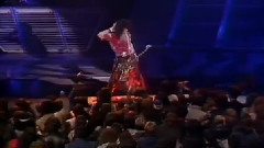 KISS(欧美),Paul Stanley - Guitar Solo & Under The Gun