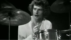 Yes - Looking Around