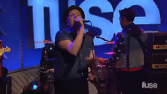 Fall Out Boy - My Songs Know What You Did in the Dark (Light Em Up) - Trending 10现场版