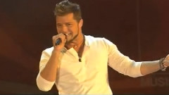 Ricky Martin - Pegate