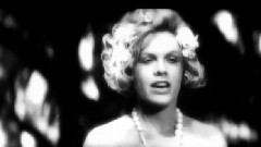 Pink - Blow Me (One Last Kiss)