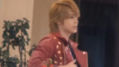 偷笑耍帅李东海