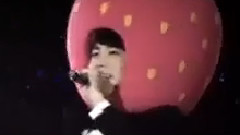 圭贤昌珉珉豪 戴草莓头套唱ichigo